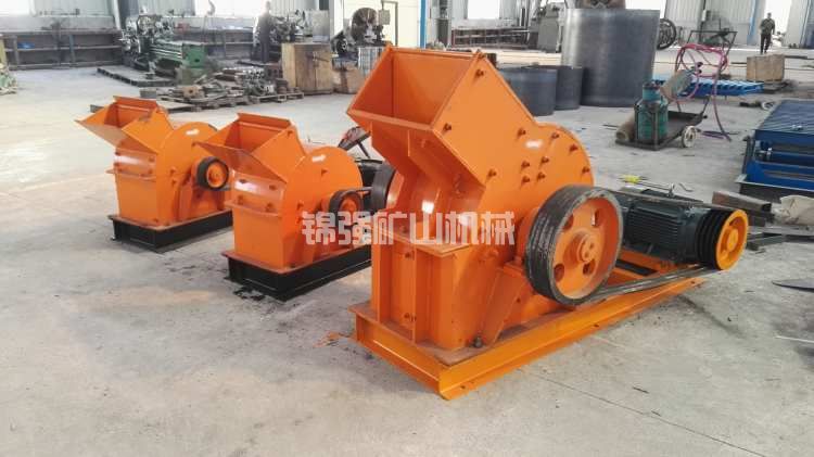 錘式反擊破碎機(jī)(圖1) 錘式反擊破碎機(jī)(圖1)