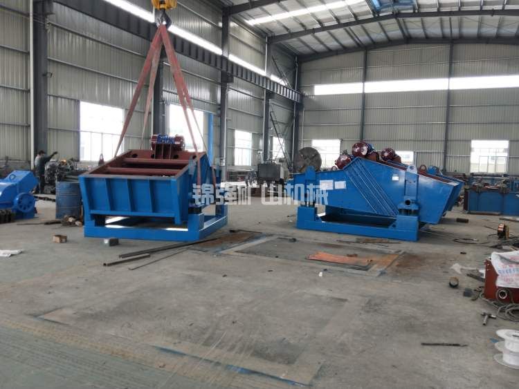 高效振動篩(圖1) 高效振動篩(圖1)